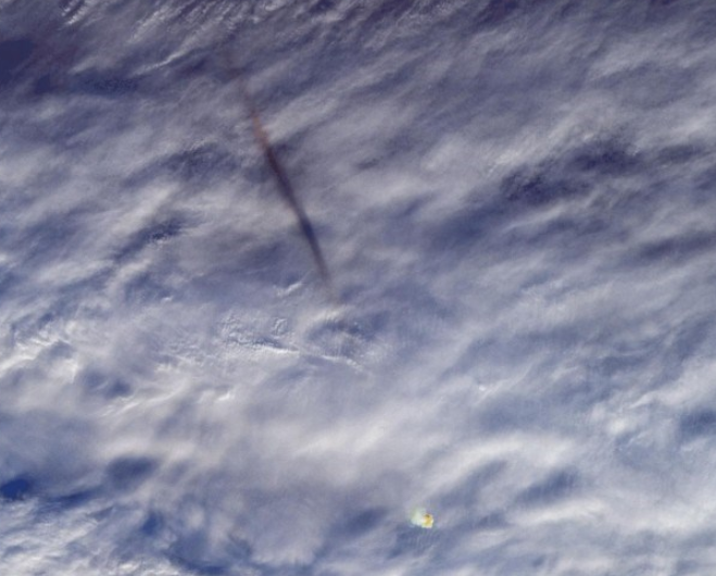 NASA公布白令海上空流星爆炸图像